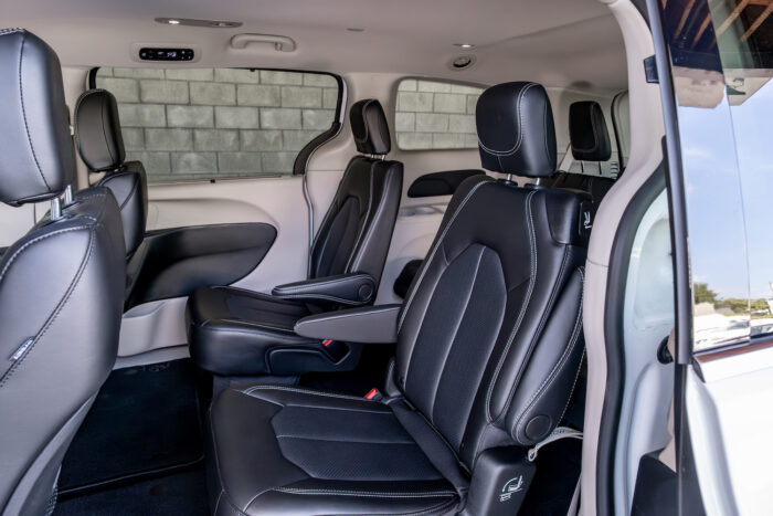 Chrysler Pacifica 7 Passenger - Image 4