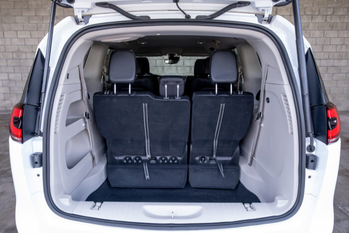 Chrysler Pacifica 7 Passenger - Image 5