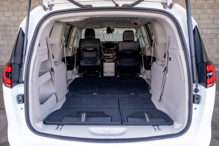 Chrysler Pacifica 7 Passenger - Image 6