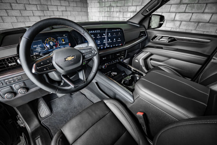 Chevy Suburban LT - Image 4