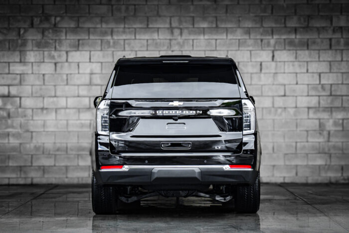 Chevy Suburban LT - Image 7