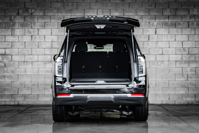 Chevy Suburban LT - Image 8